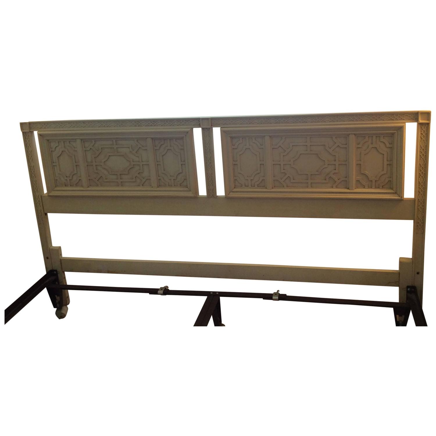 Thomasville Headboard Vintage King-Size Fretwork Chinese Chippendale Thomasville Headboard Vintage King-Size Fretwork Chinese Chippendale Bed For Sale at 1stdibs - Thomasville Headboard Vintage King-Size Fretwork Chinese Chippendale
