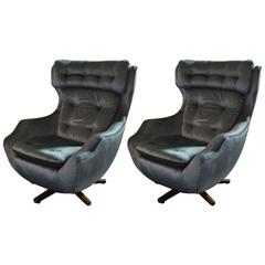1970s Pair of Swivel Lounge Chairs