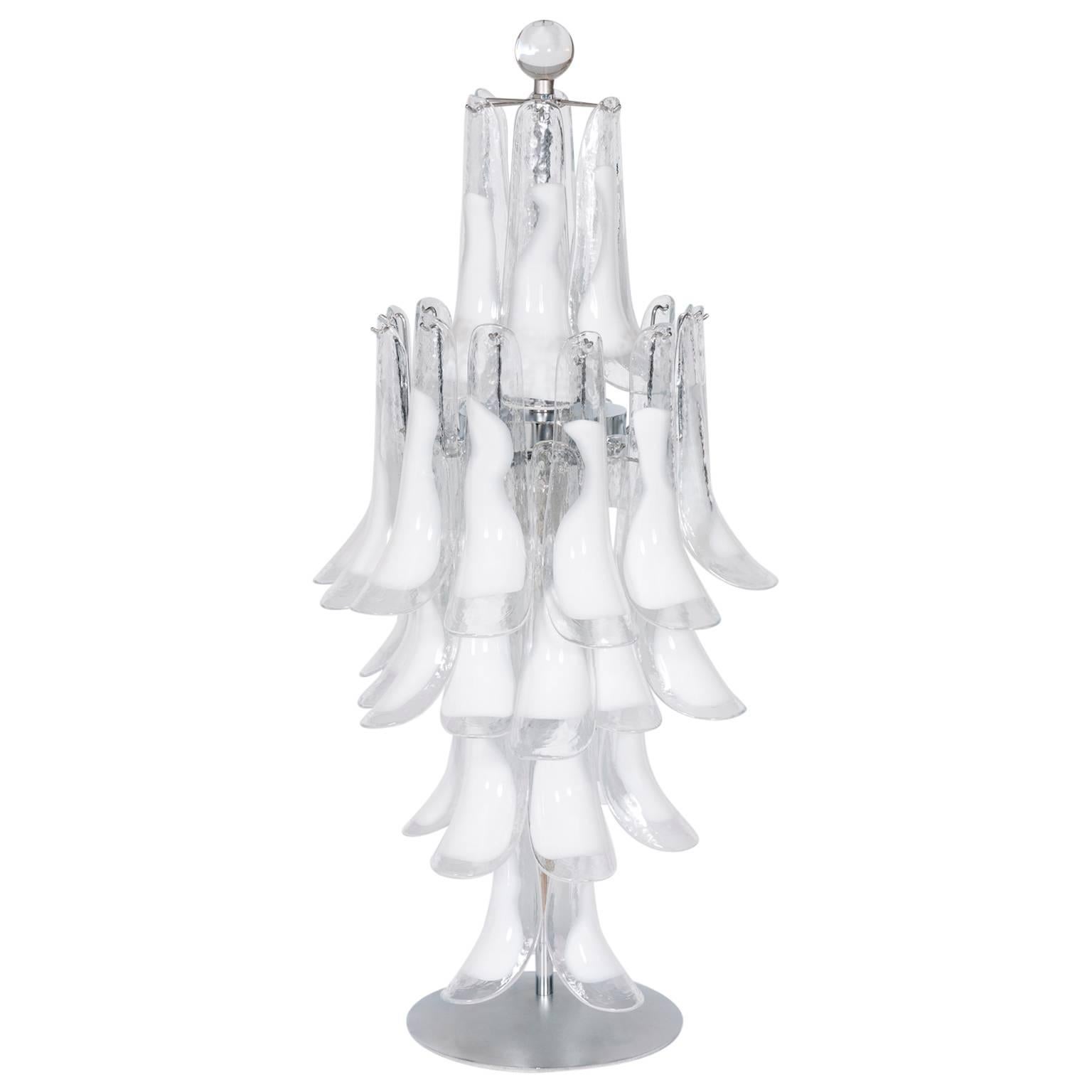 Lampada da tavolo italiana, veneziana, vetro soffiato di Murano, bianco Attr a Mazzega, anni '70 in vendita