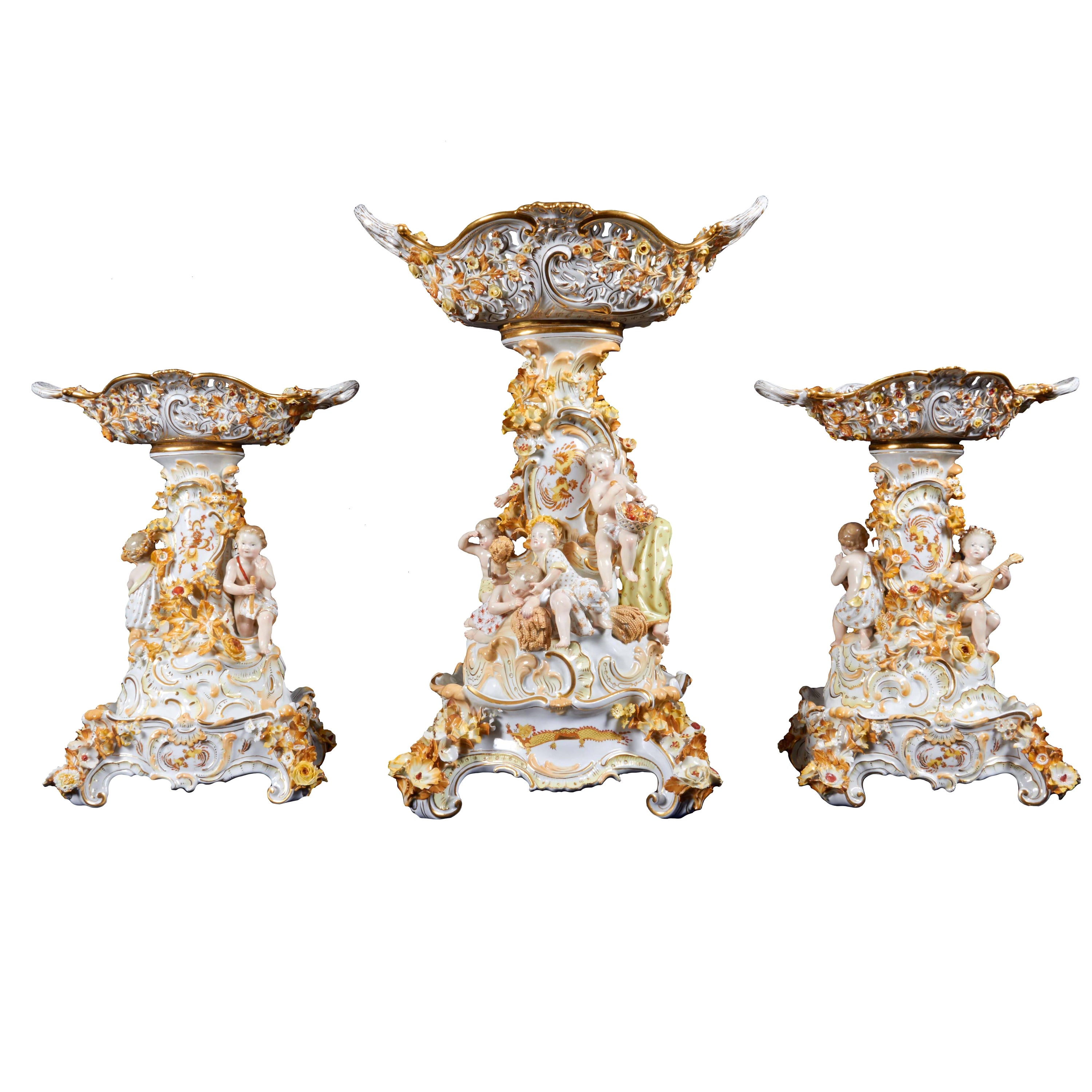 Meissen Porcelain Chinoiserie "Gold Dragon" Flower-Encrusted Garniture For Sale