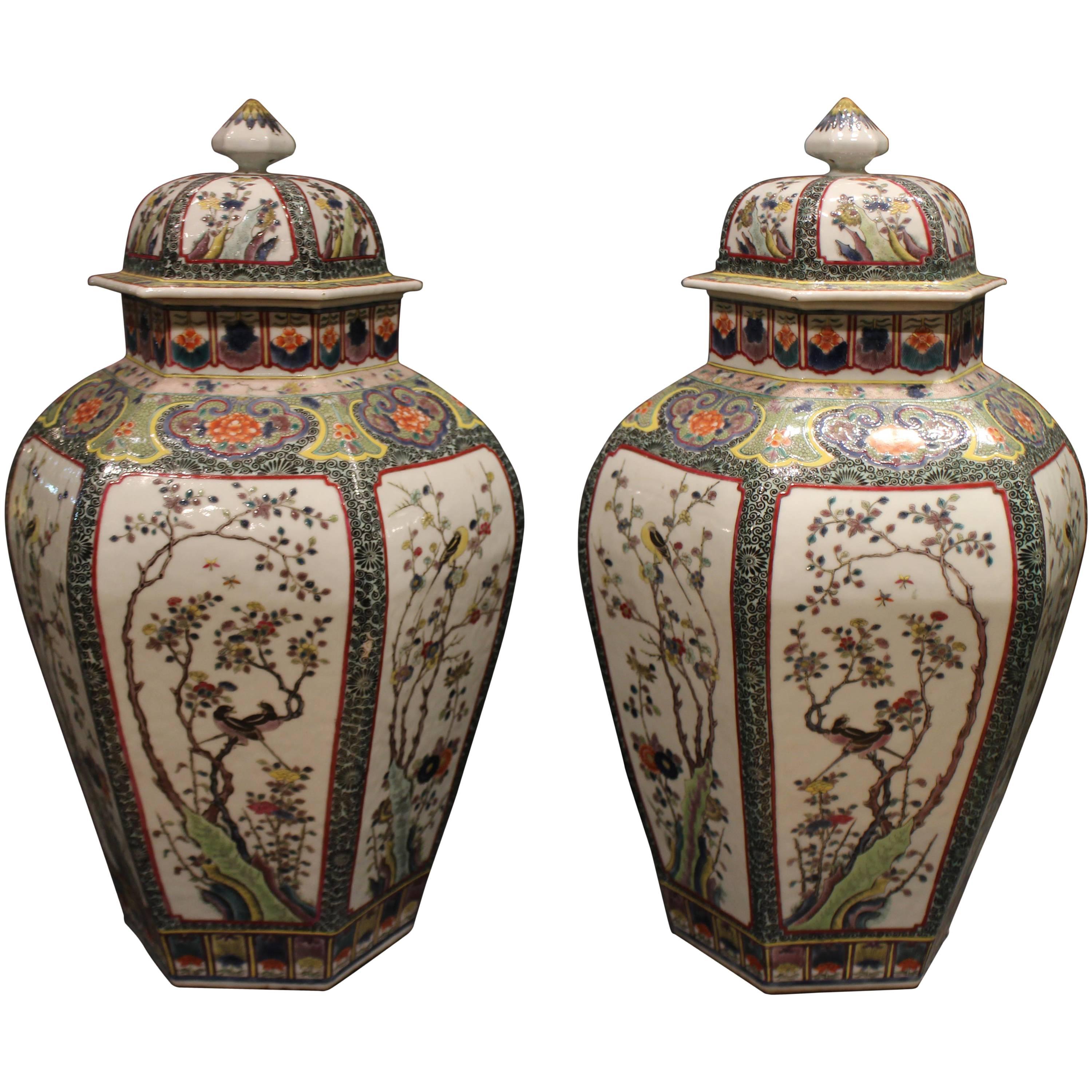 Pair of Striking Antique Chinese Famille Verte 'Green' Vases and Covers For Sale
