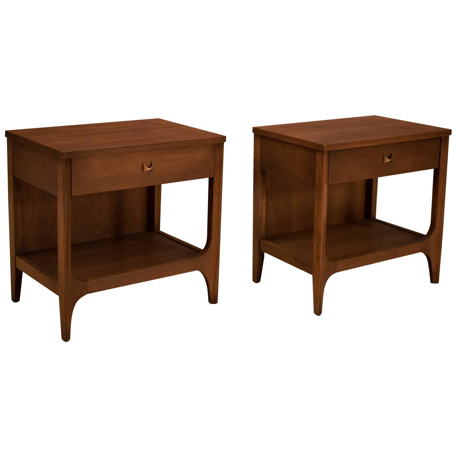 MidCentury Pair of Broyhill Brasilia Nightstands at 1stdibs