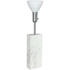 Grande lampada da tavolo in marmo di Elizabeth Kauffer Nessen Studio con paralume in vetro latteo