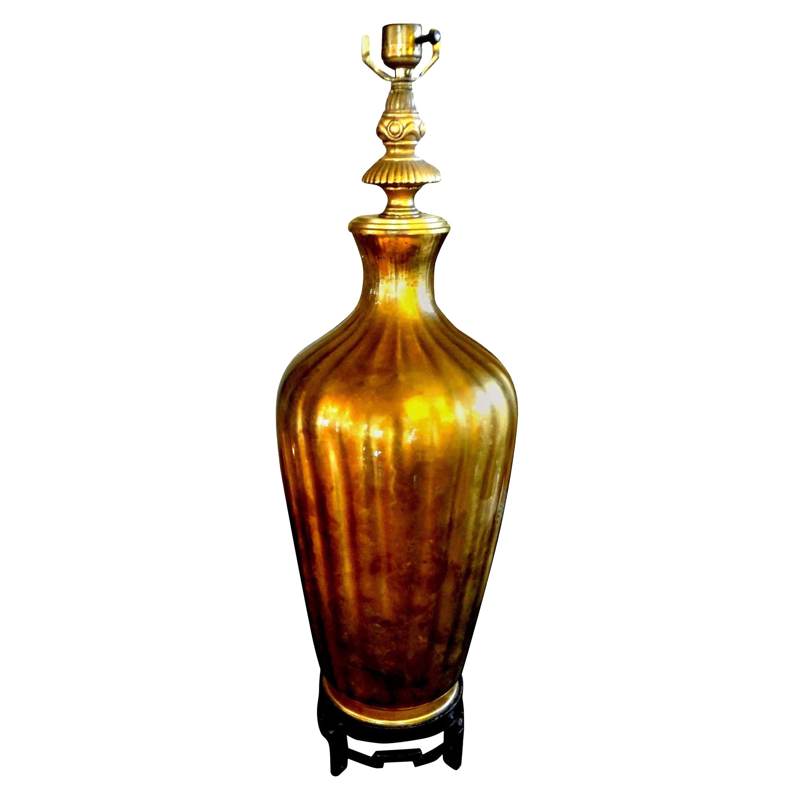 Lampe italienne Hollywood Regency mi-siècle en verre doré sur socle en fer par Marbro en vente