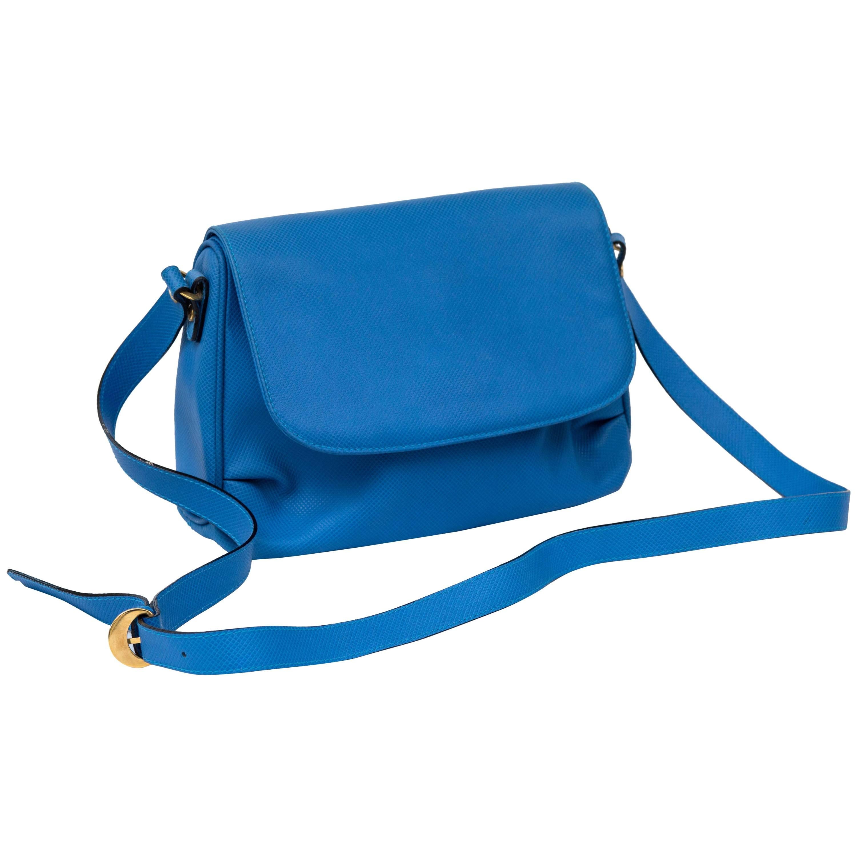 Cyan Blue Bottega Veneta Made in Italy Handbag, Simple Elegance