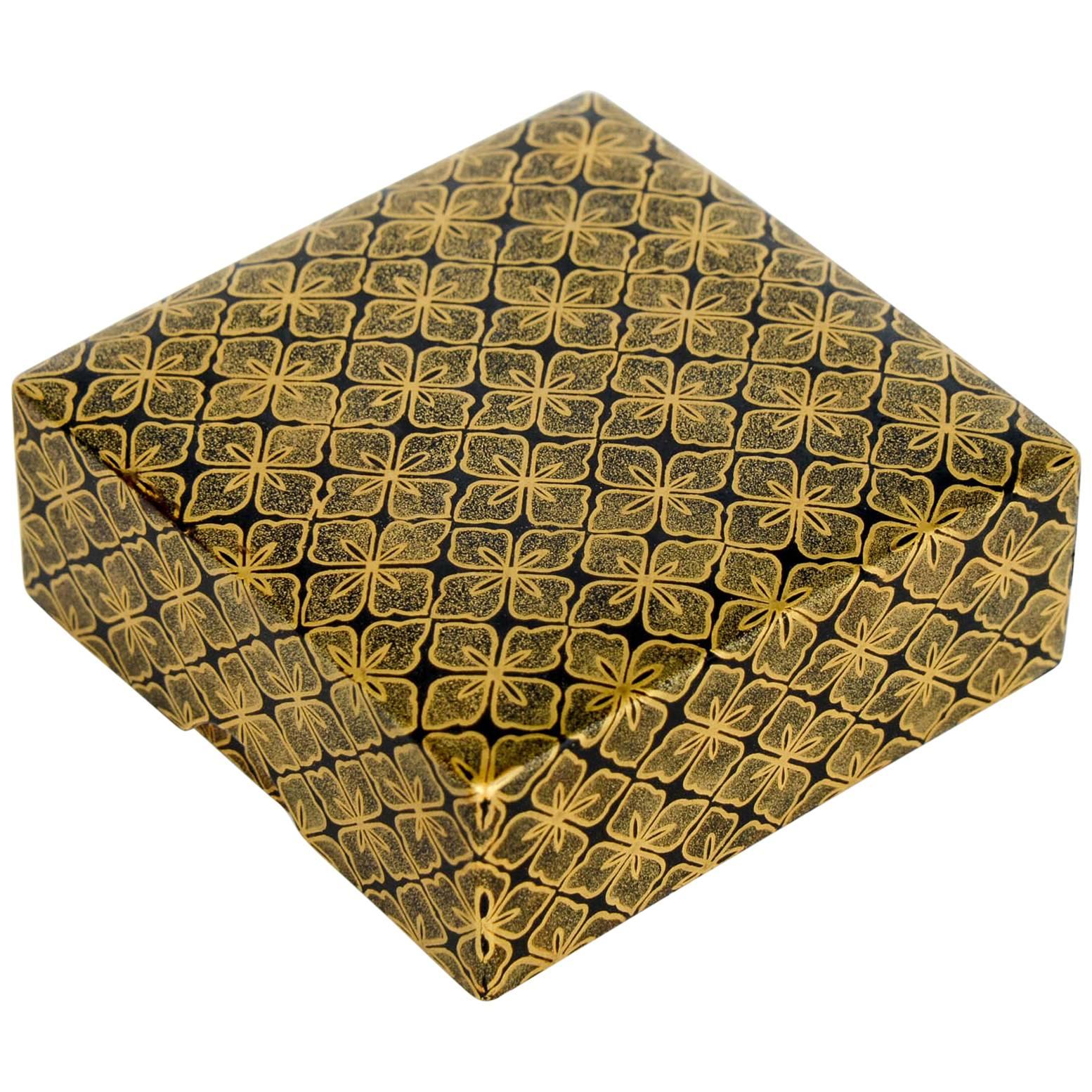 19th Century Black and Gold Japanese Lacquered Kobako Mon Koriyama (Box)