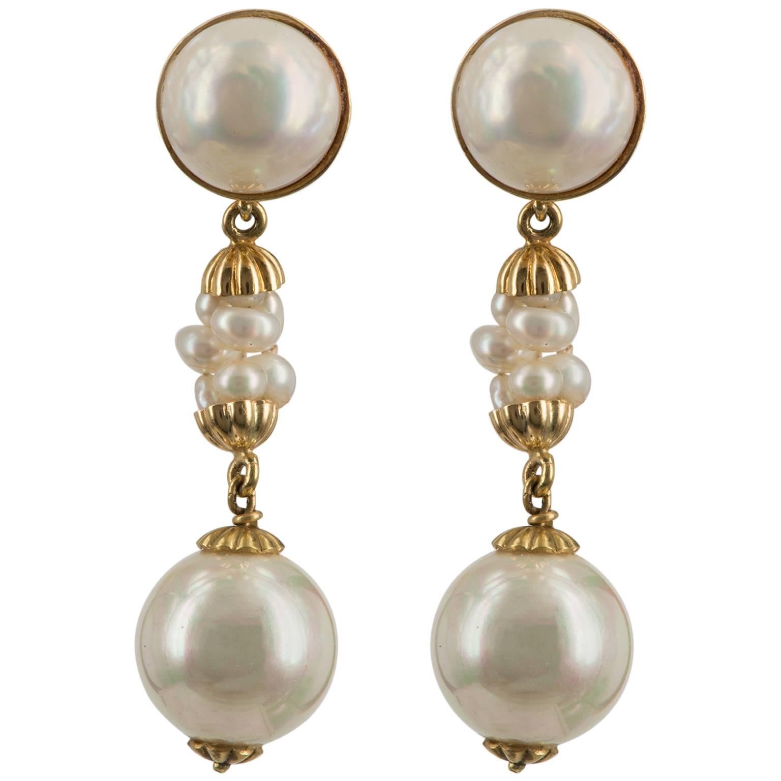 Pearl Earrings on Gold: what's Better for a Gift ? For Sale