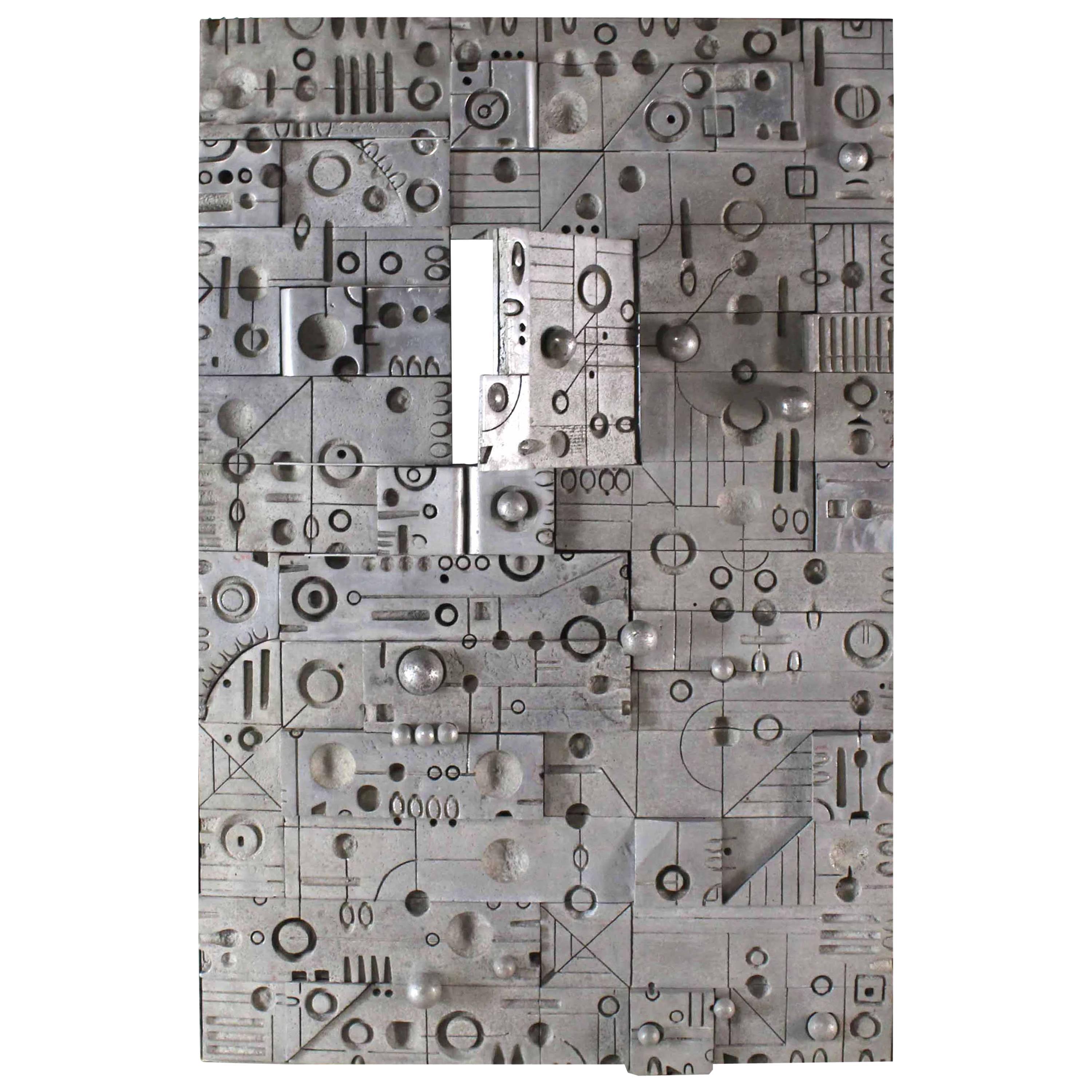 Große Wandtafel aus Metallguss Vivid Details Puzzle Secret Door im Angebot