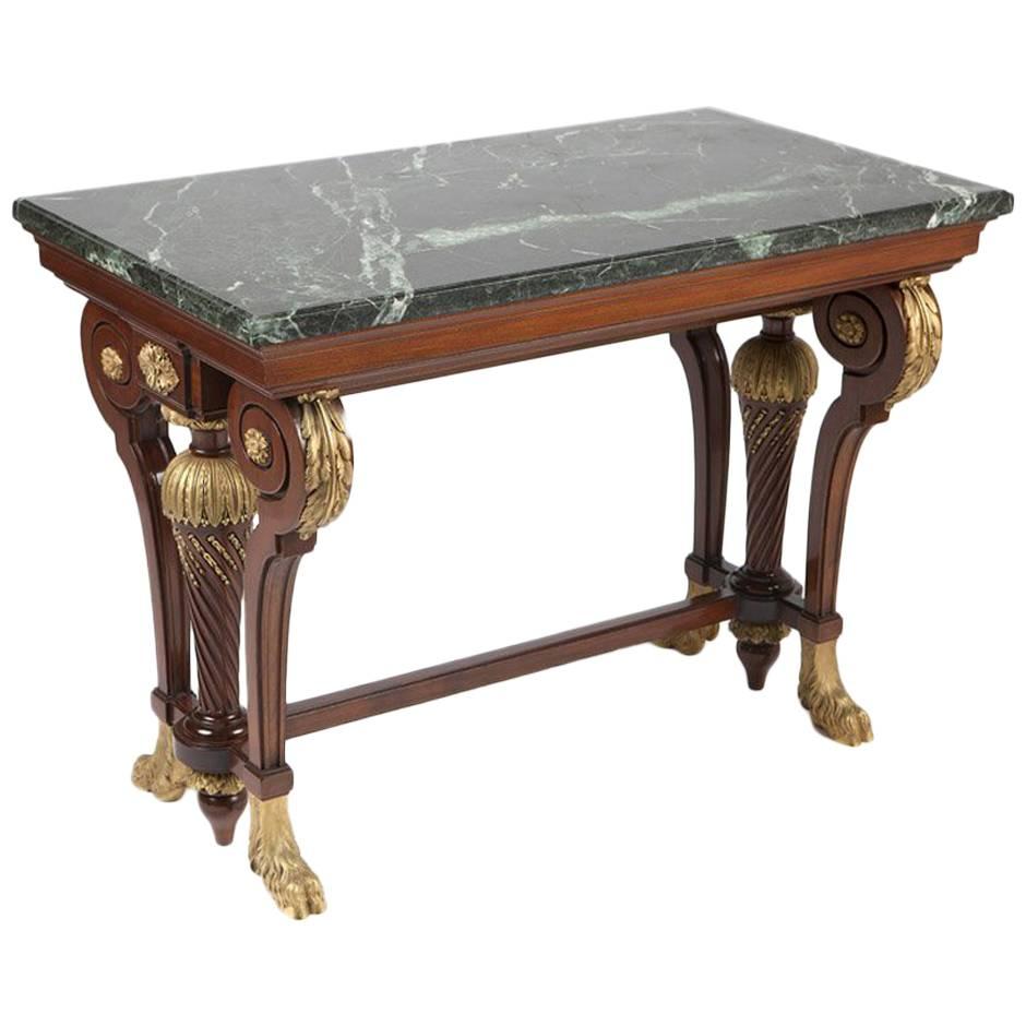 Table centrale en acajou avec ornementation en bronze doré signée Krieger en vente