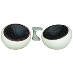Vintage White Egg Pod Chair Set with Side Table 9