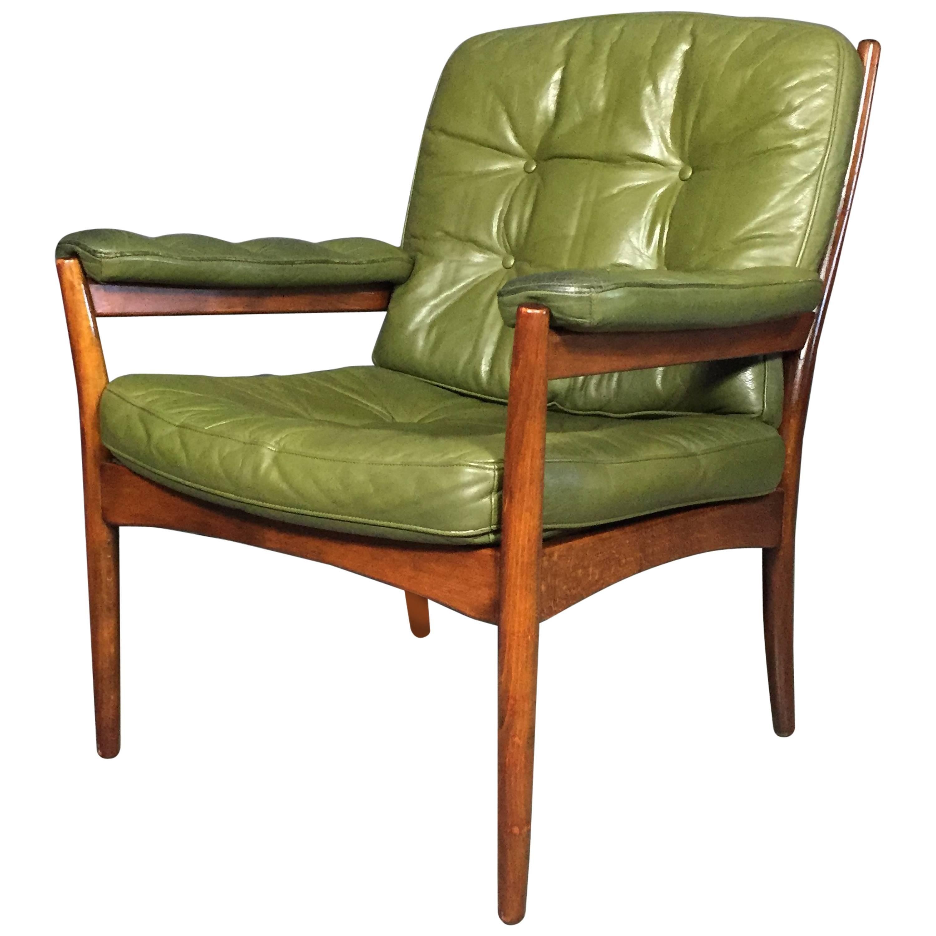 Göte Möbler Green Leather Lounge Chair, Teak Frame, Sweden, circa 1970