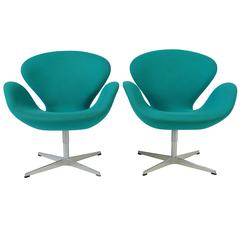 Set of Two Turquoise Swan Chairs by Arne Jacobsen