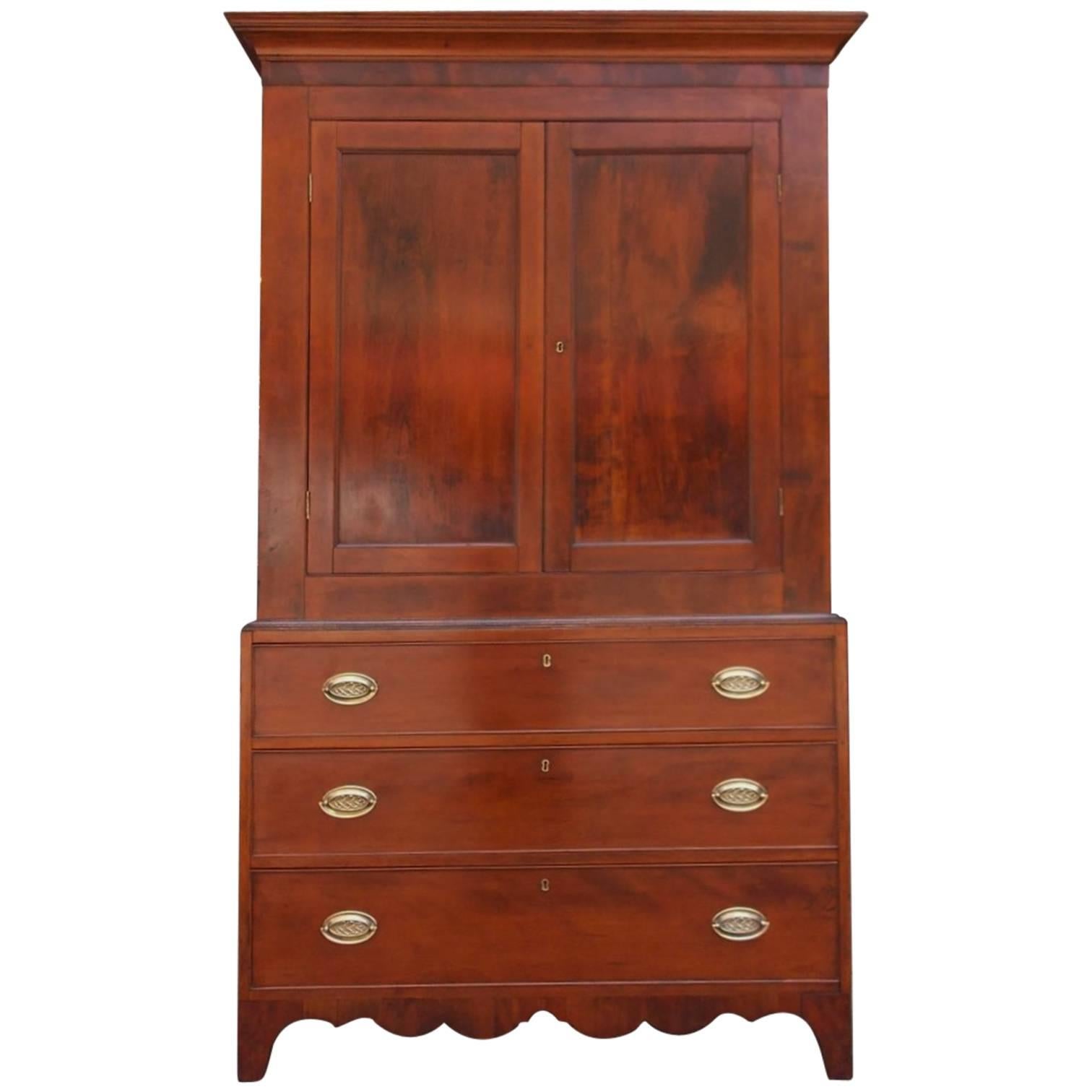 American Cherry & Mahogany Graduated Linen Press, North Carolina, Circa 1810 For Sale