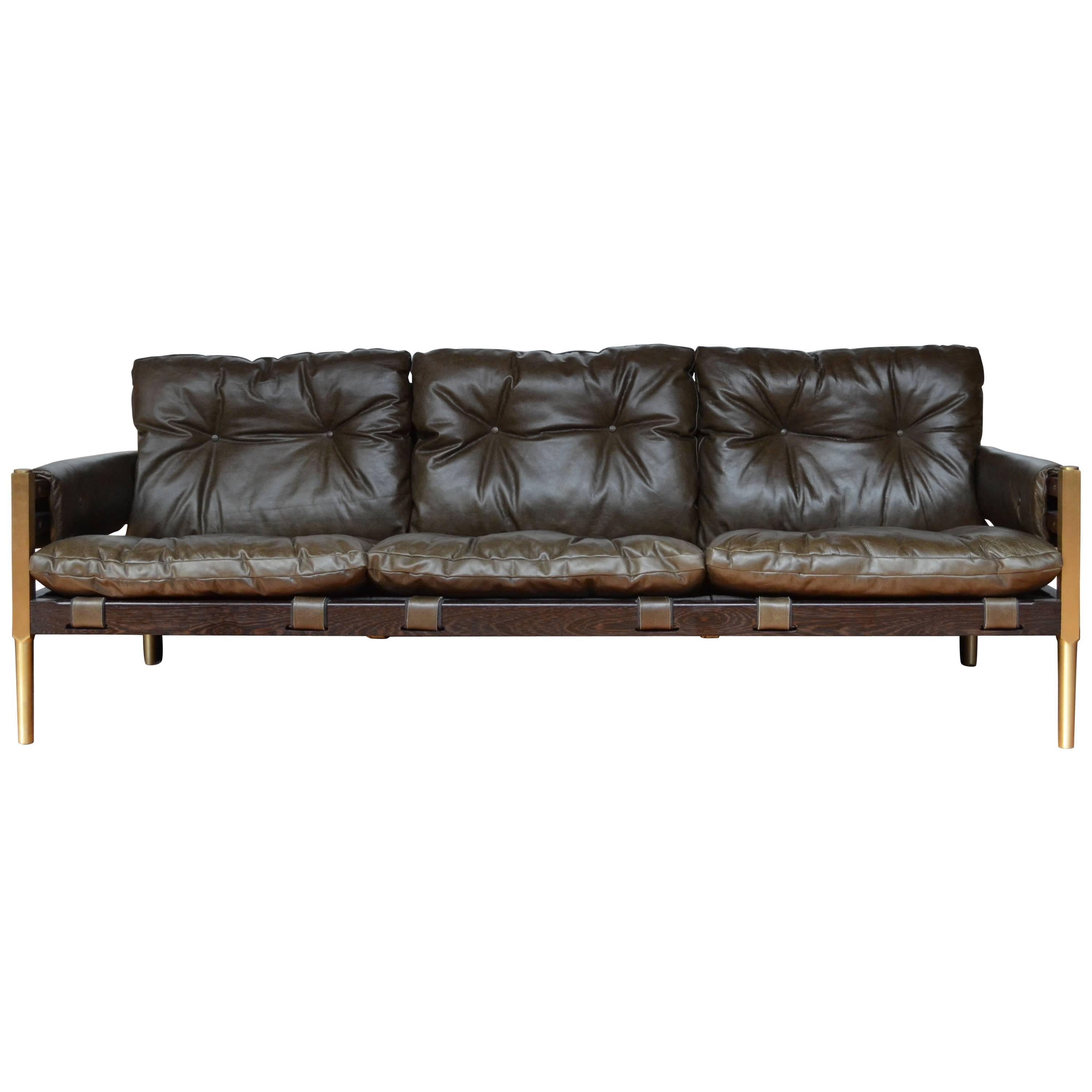 Brazilian Mid-Century Modern Inspired Campanha Sofa in Leather For Sale