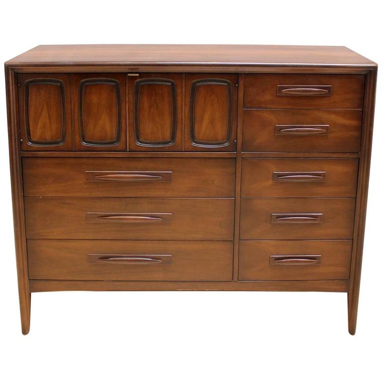 1960s Broyhill Emphasis Walnut Magna Dresser at 1stDibs | broyhill premier  dresser, broyhill emphasis dresser
