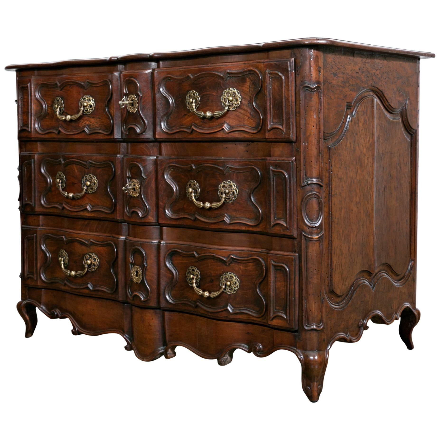18th Century French Louis XV Period Lyonnaise Commode en Arbalete in Walnut For Sale