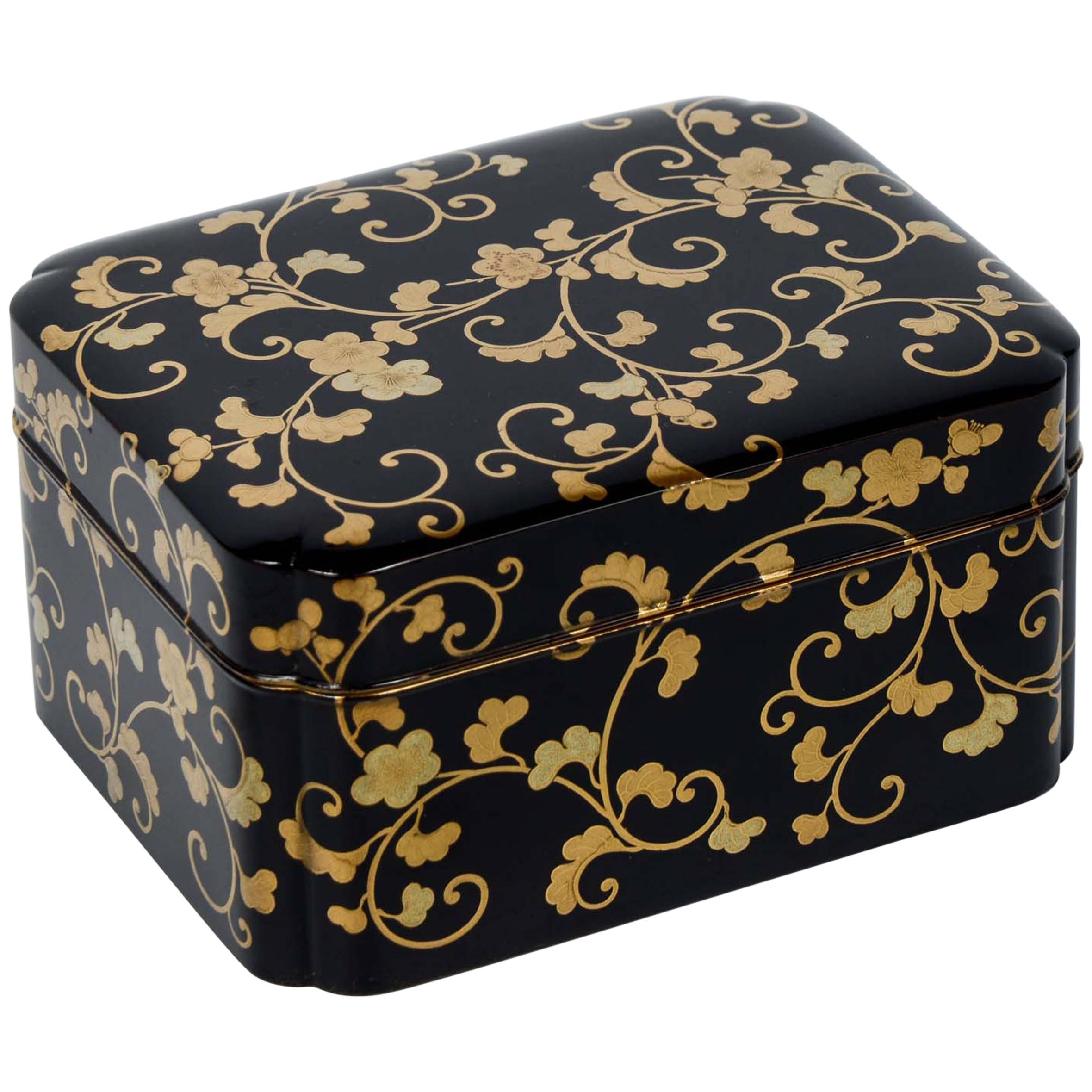 19th Century Meiji Japanese Black and Gold Lacquer Kobako (Lacquer Box)