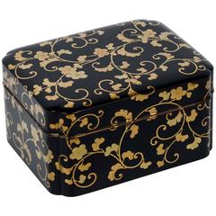 19th Century Meiji Japanese Black and Gold Lacquer Kobako (Lacquer Box) 11