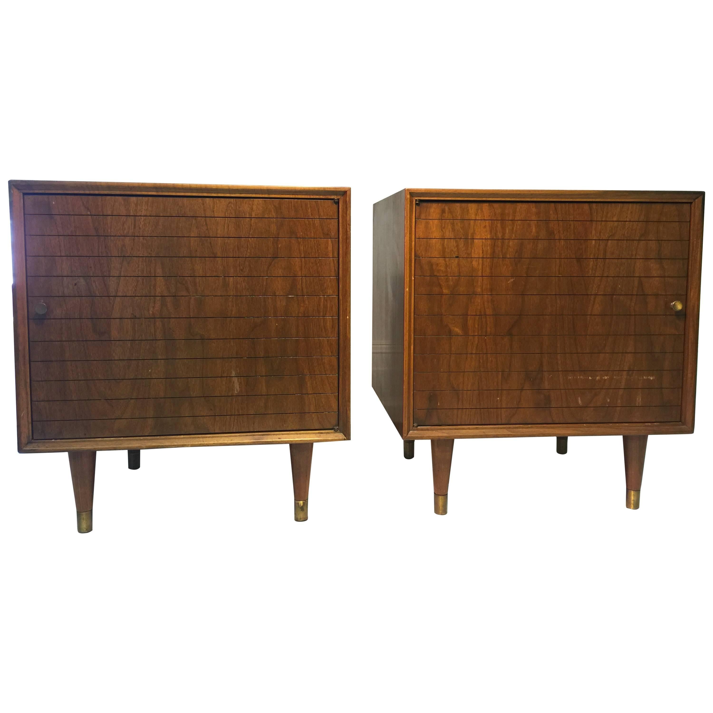 Magnificent Pair of Nightstands in the Manner of Paul McCobb, circa 1960 For Sale