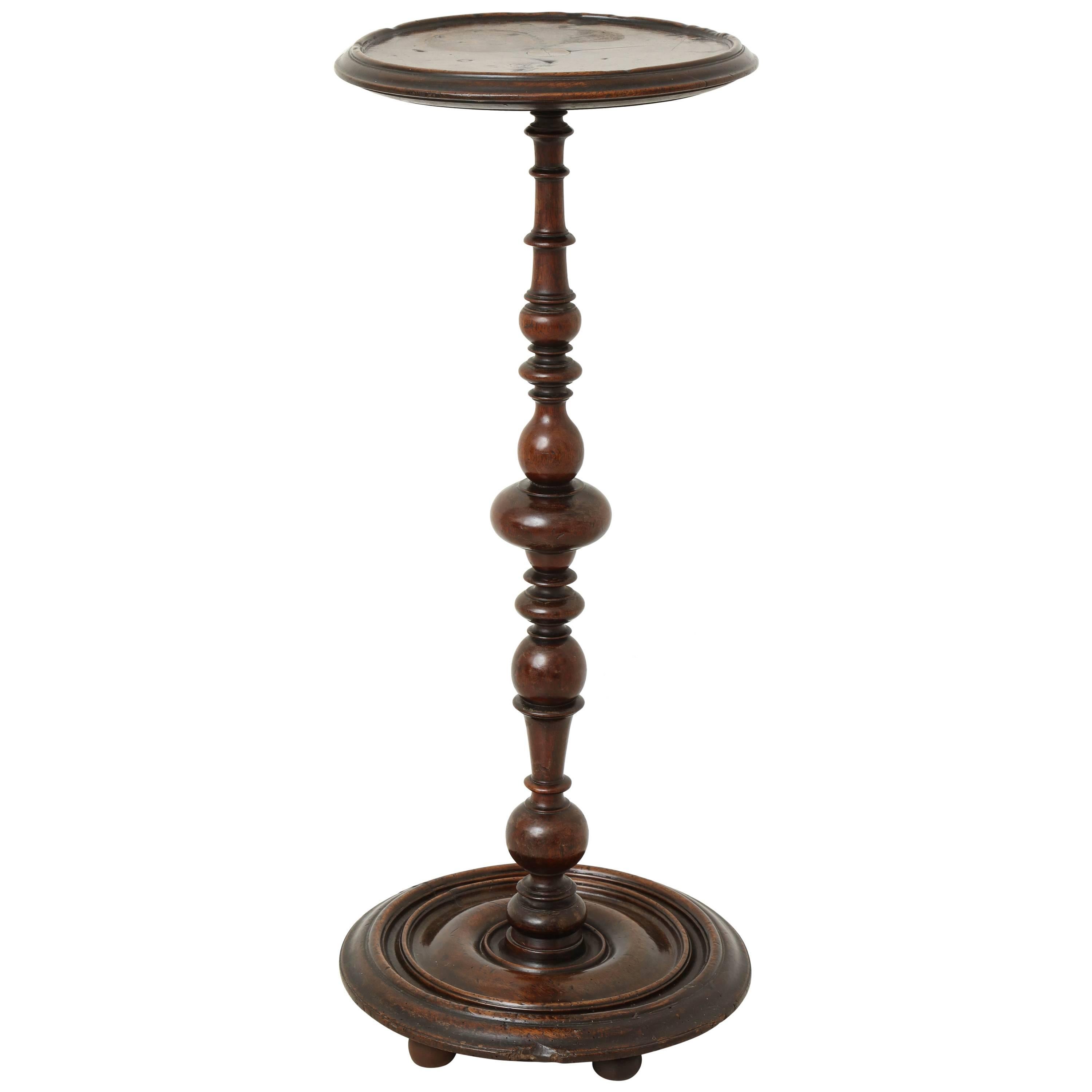 Early 18th Century Italian Turned Walnut Pedestal Table