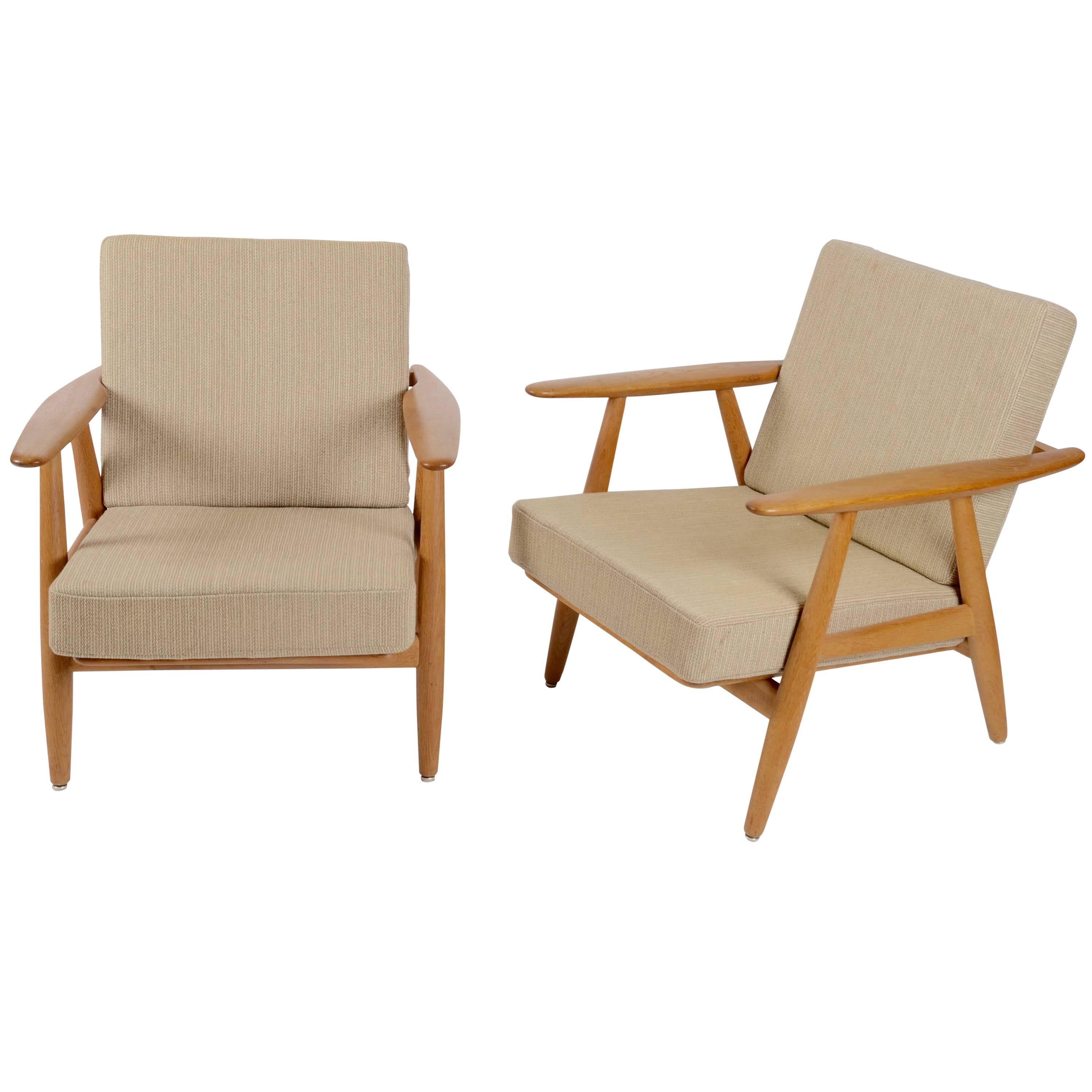 Hans J. Wegner, Pair of GE-240 “Cigar” Lounge Chairs for GETAMA