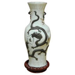 Vaso con drago smaltato a crepe della dinastia Qing cinese con errore di cottura