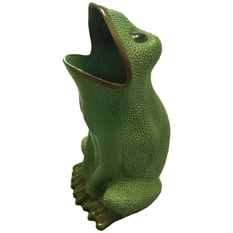 frog with umbrella garden statue