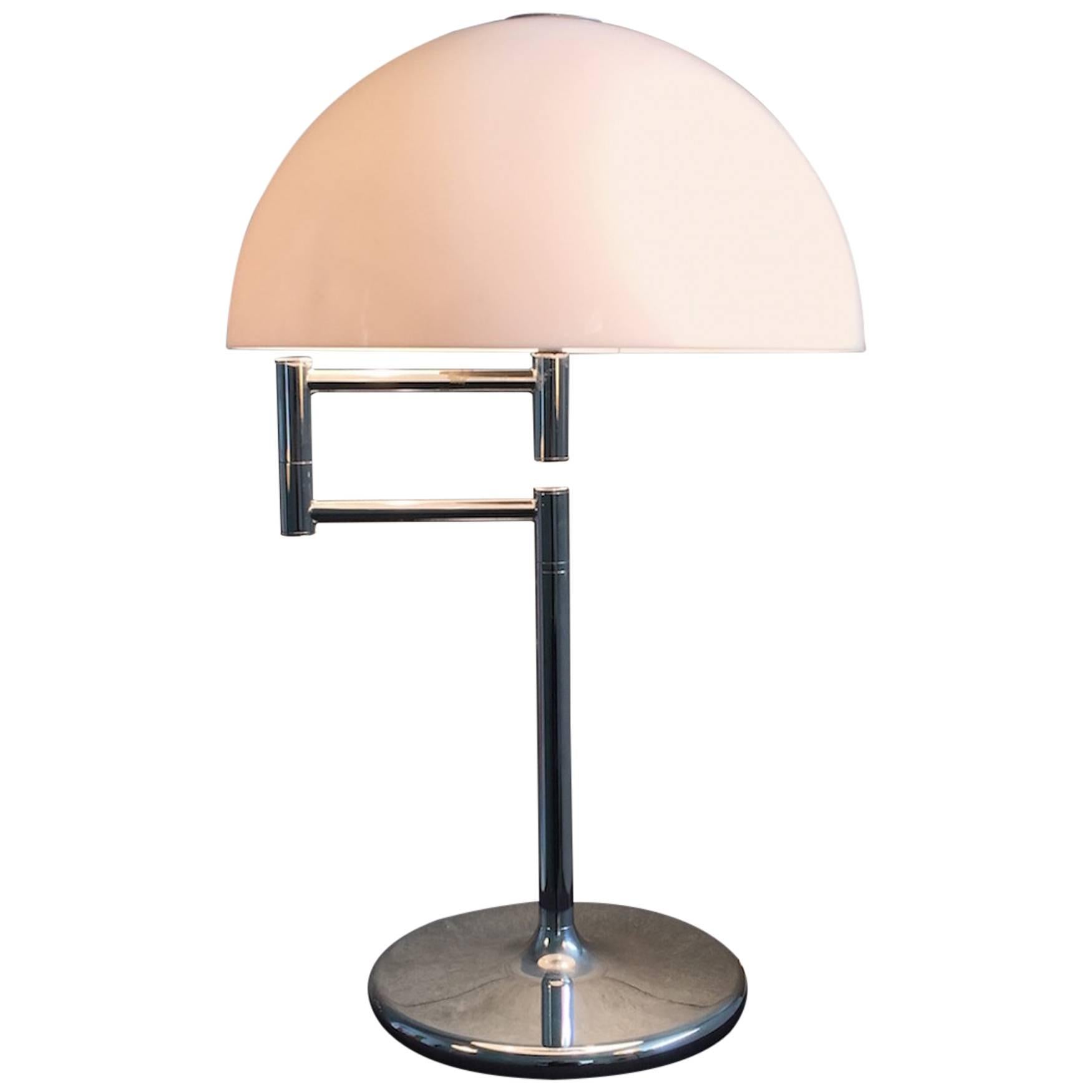 Lampe de table italienne du 20e siècle en chrome avec bras pivotant
