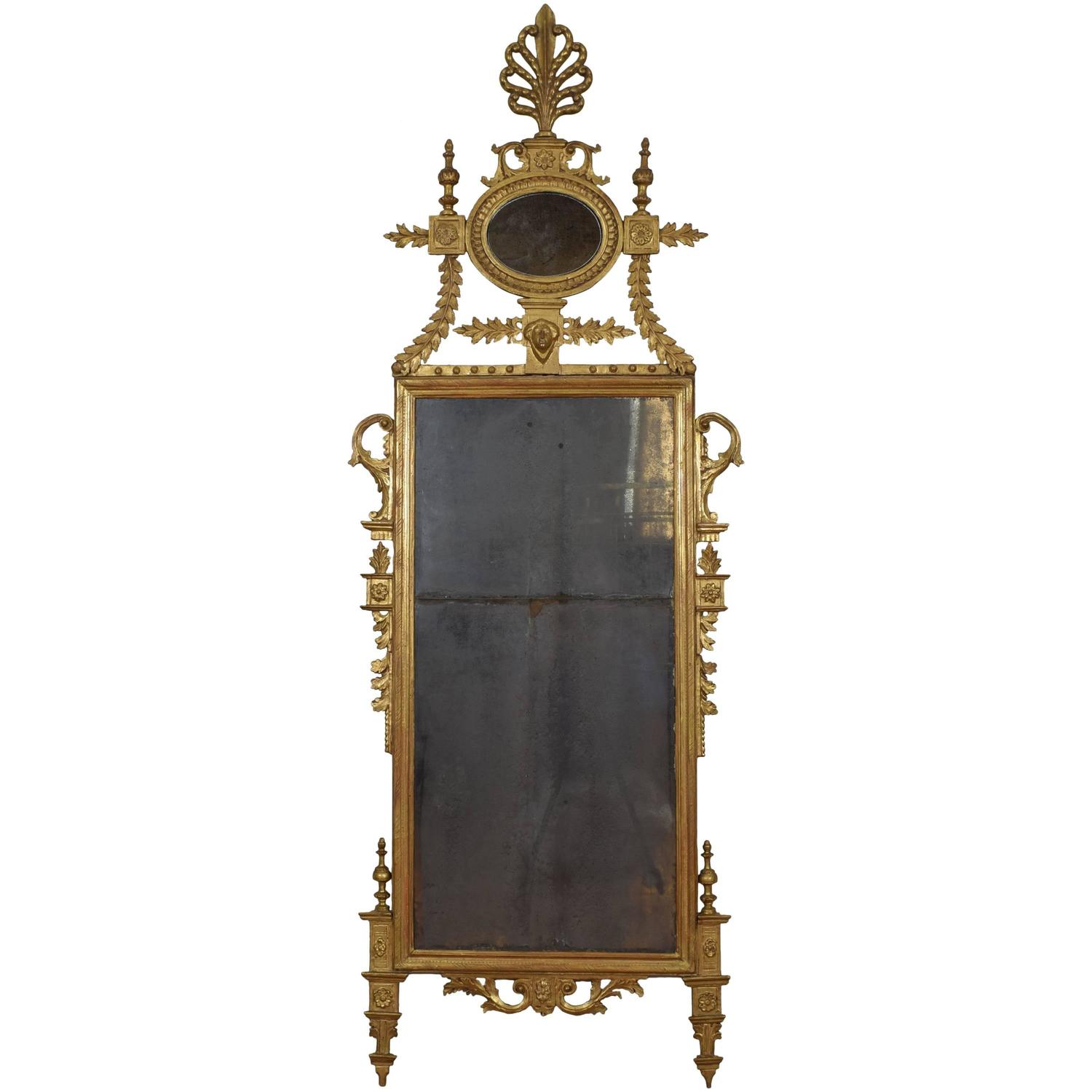 Italian, Tuscany, Late 18th Century Carved Giltwood Mirror For Sale at