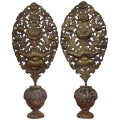 Porta Palme d'époque baroque italienne sculptée & peinte:: paire de "palmes" originales en laiton