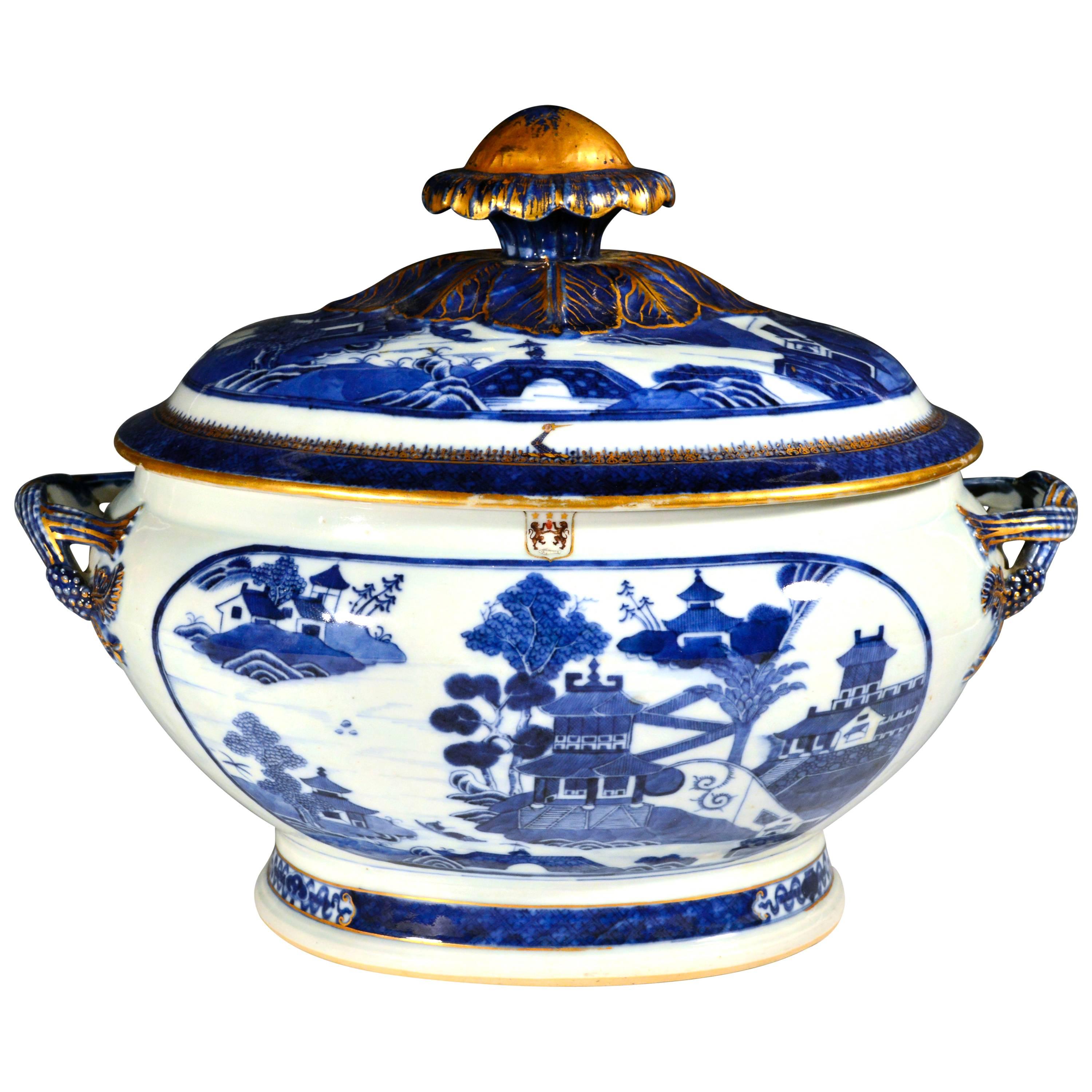 Chinese Blue and White Armorial Porcelain Tureen and Cover, O'neill Family Arms