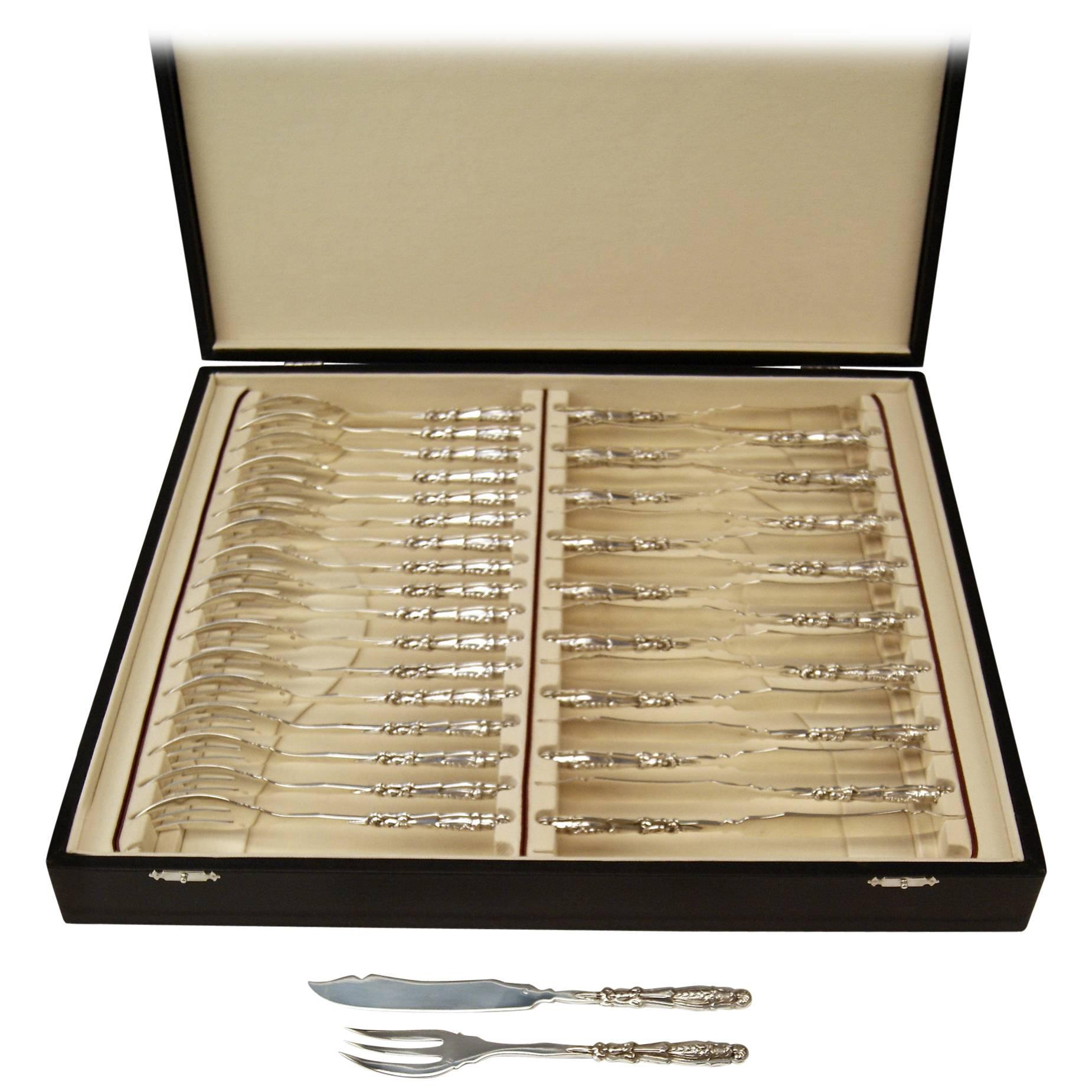 Silver 36-Piece Flatware Fish Cutlery, French Manufactory Paris, circa 1900 For Sale