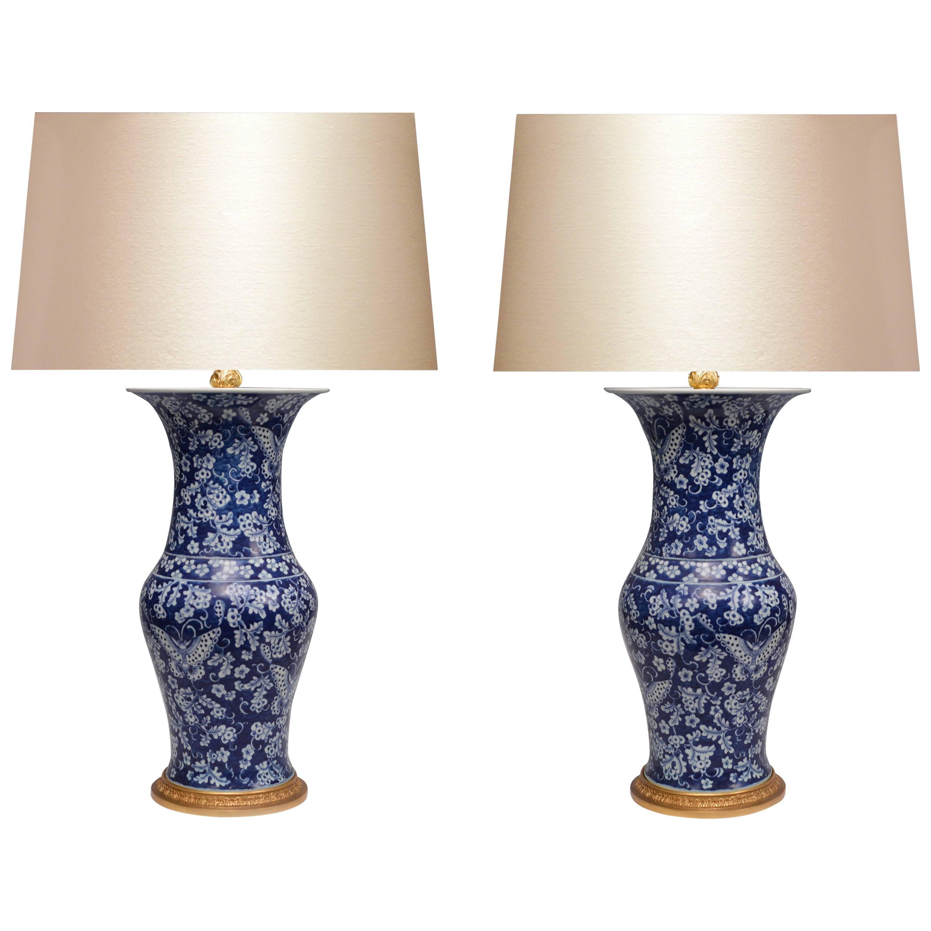Paire de lampes en porcelaine bleue et blanche