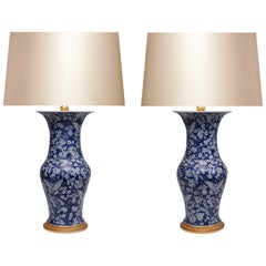 Coppia di lampade in porcellana bianca e blu