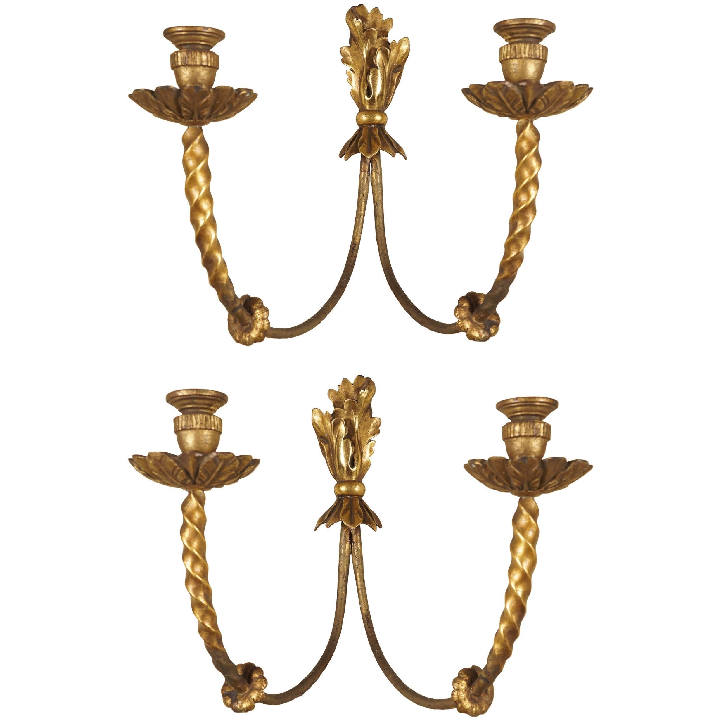 Pair of English Edwardian Carved and Gilded Wood Wall Sconces For Sale