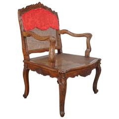 Fine Period Louis XV Beechwood Fauteuil a la Reine, circa 1775 10