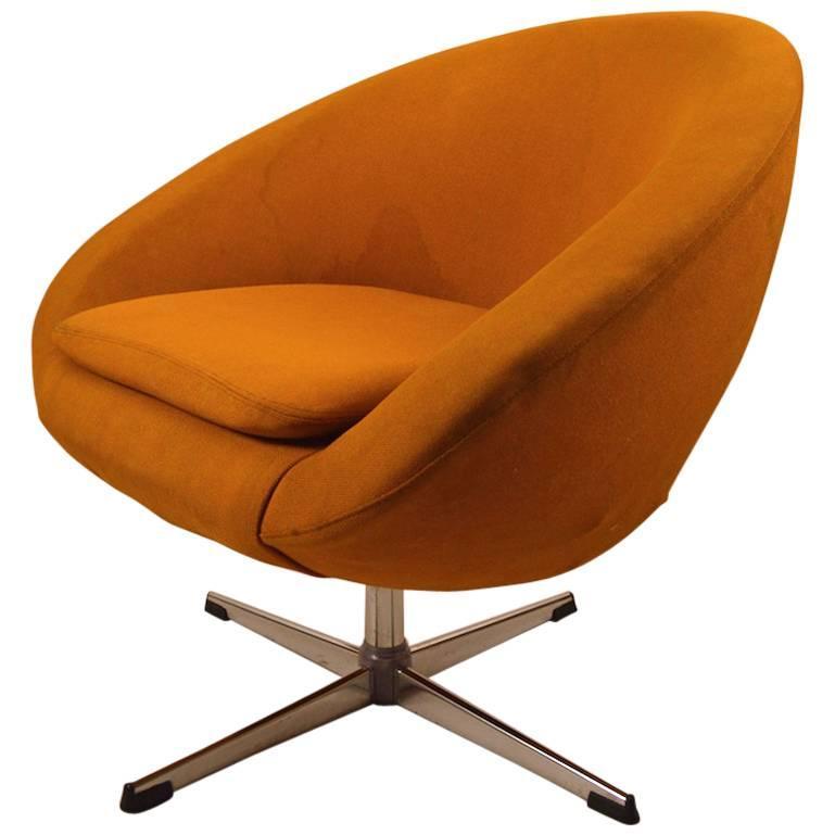 Single Overman Swivel Pod Chair For Sale at 1stdibs