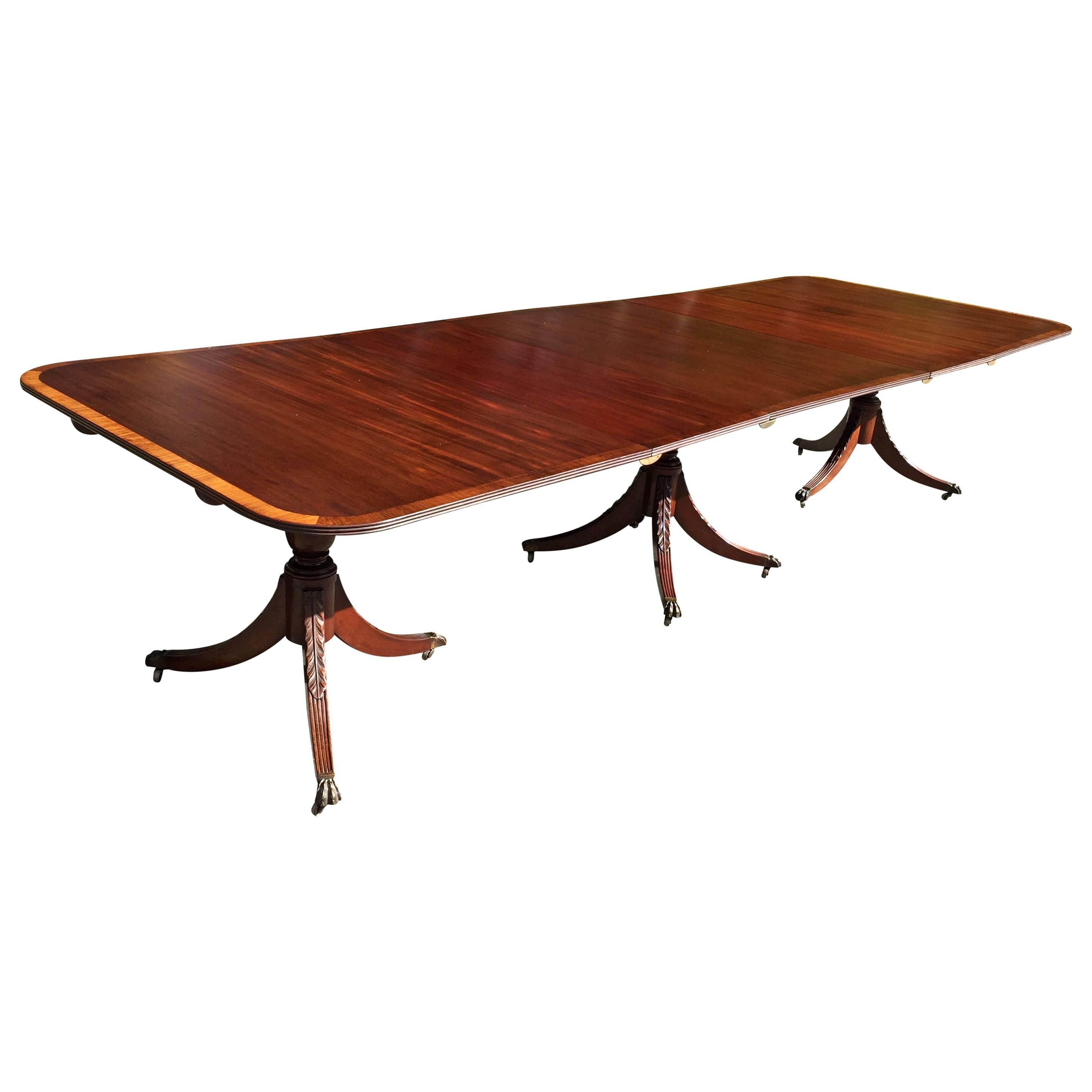 Dining Table in Solid Mahogany
