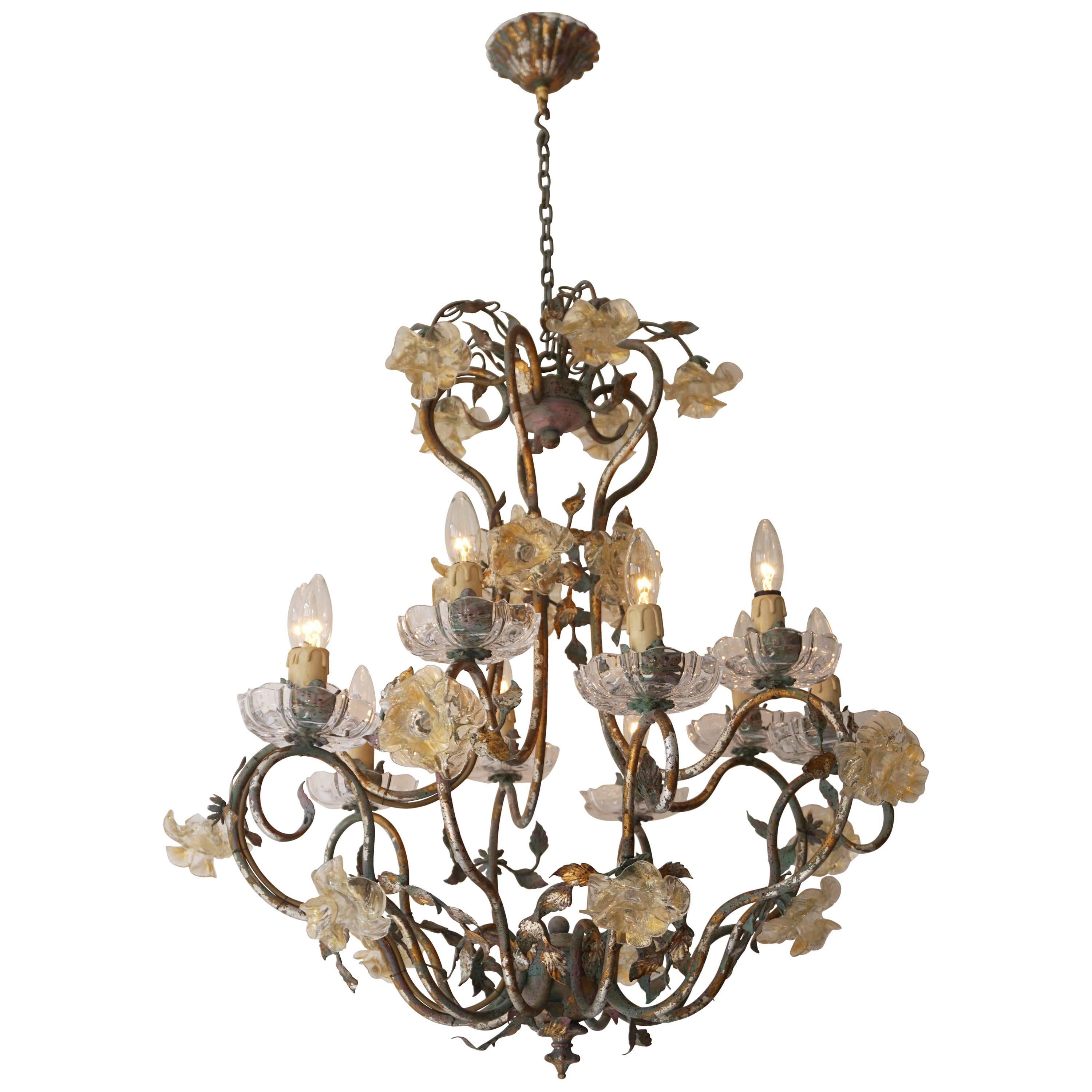 Lampadario italiano con fiori di vetro