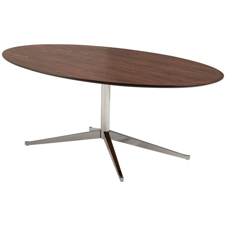 Florence Knoll Oval Shaped Dining Table in Rosewood For Sale at 1stDibs