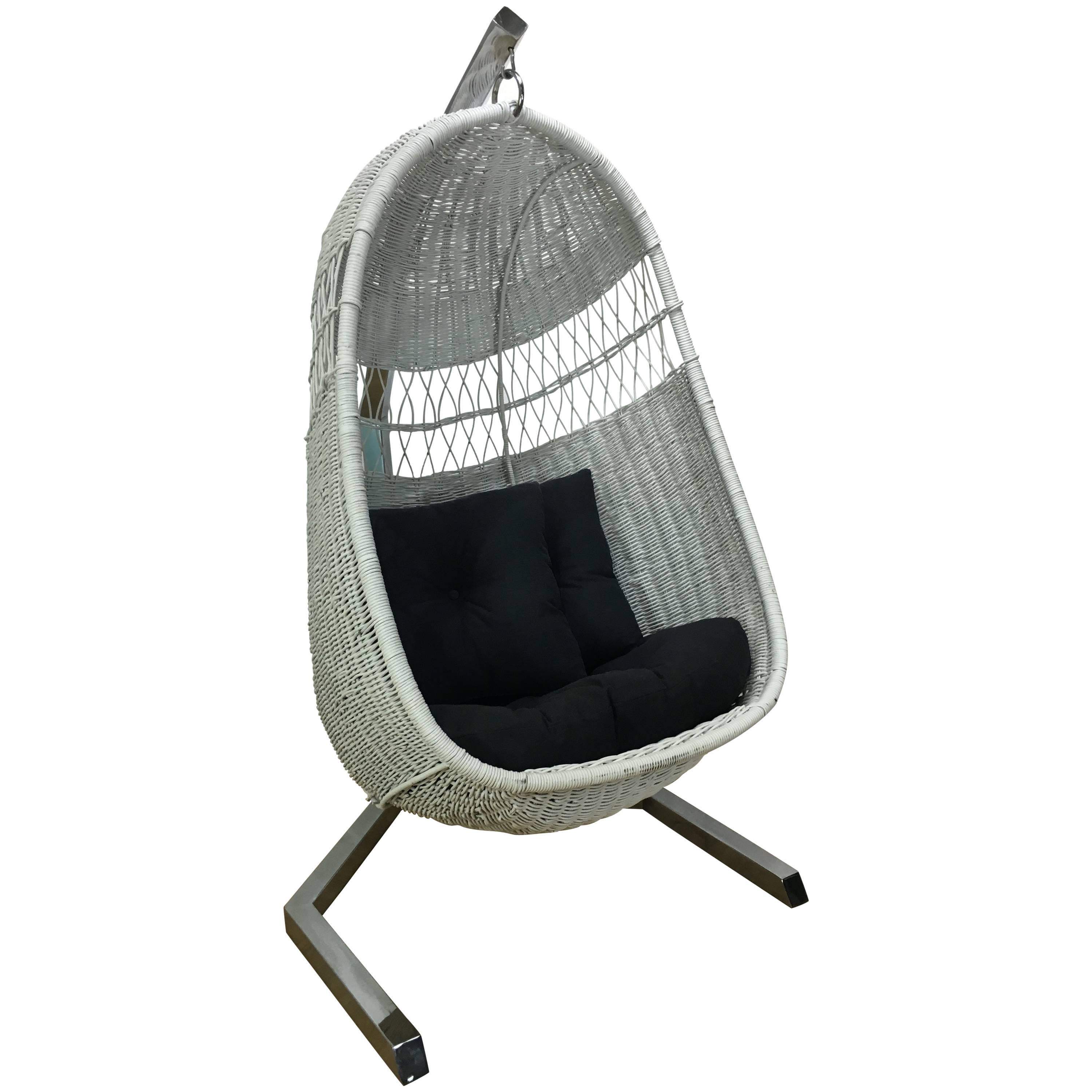 1970s Hanging Wicker Lounge Chair at 1stDibs