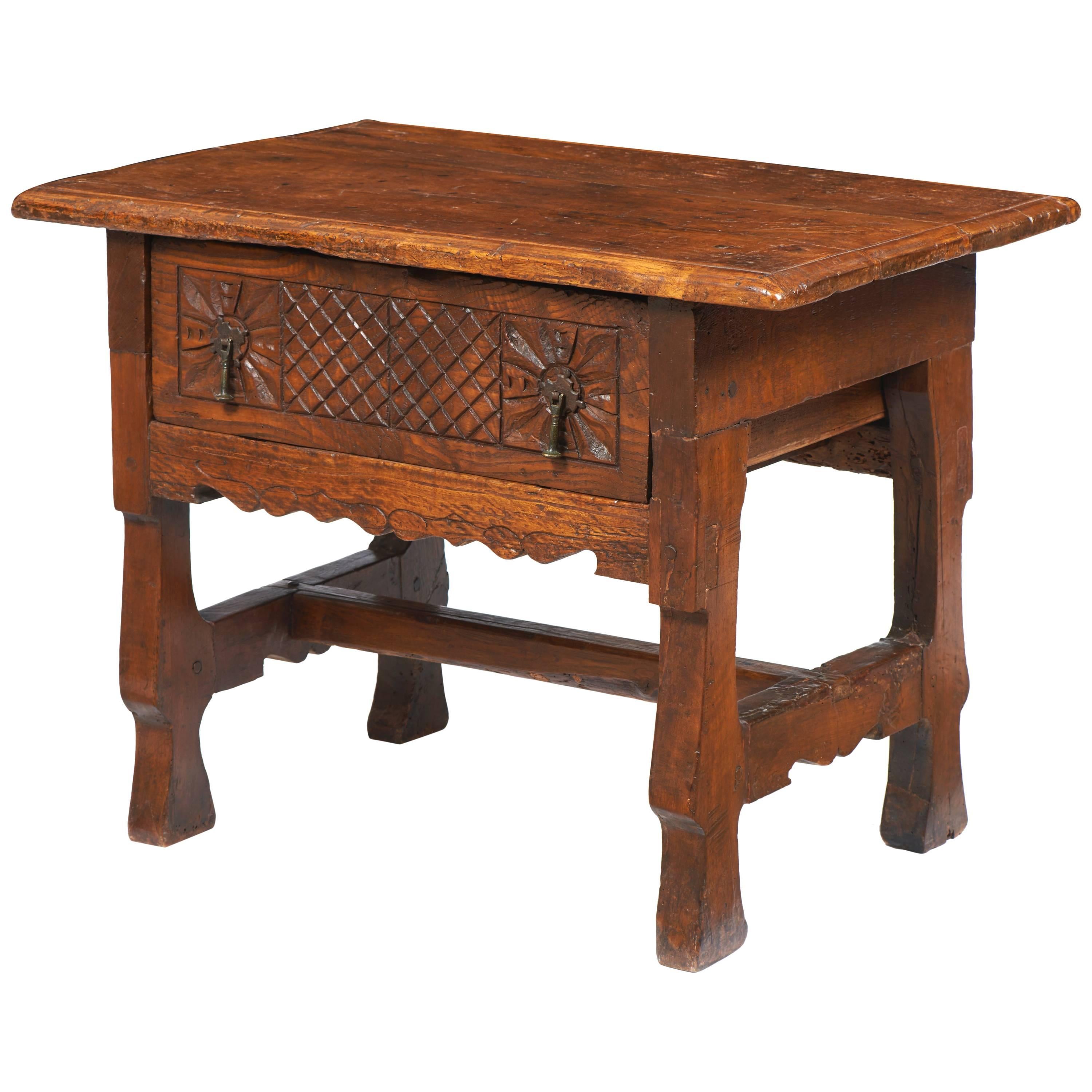 17th Century Oak Carved Portuguese Side Table For Sale