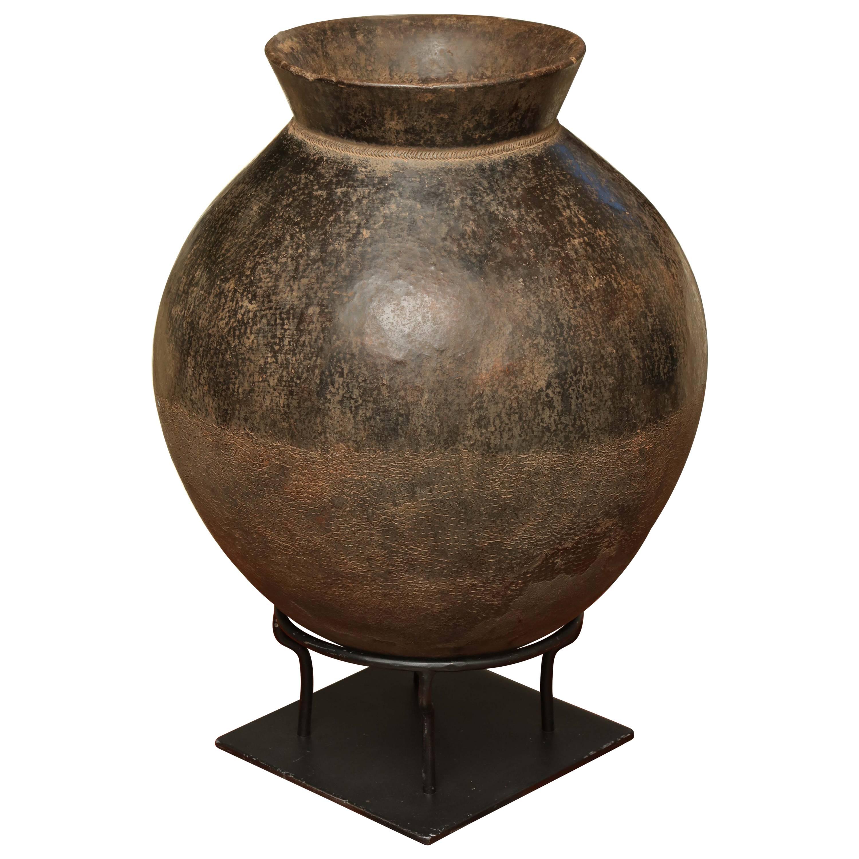 Mid-Century Terracotta Pot from Burkina Faso, West Africa For Sale