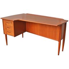 Impeccable Teak Paisley Desk by Goran Strand for Lelangs, Back Display and Bar