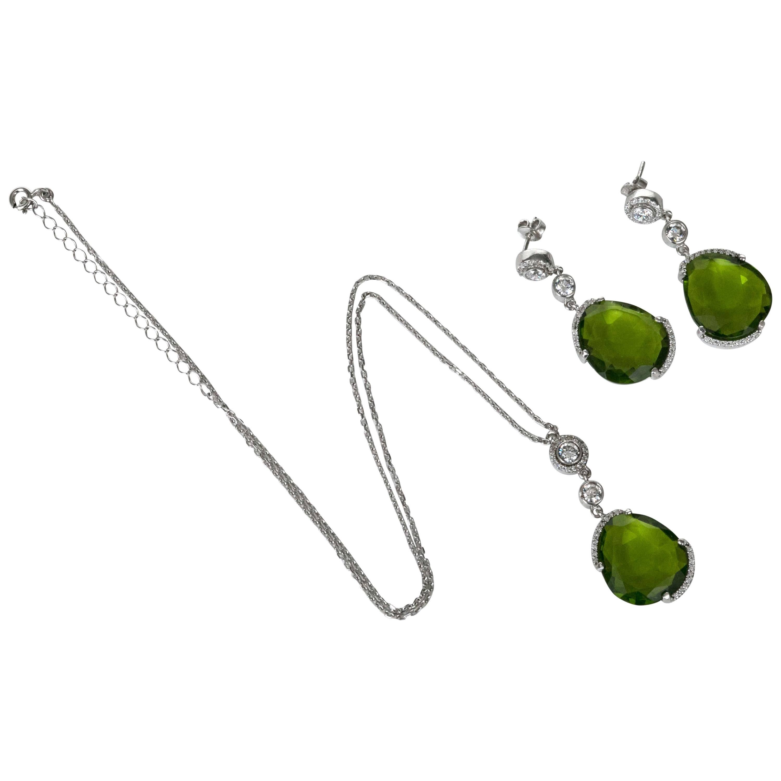 Beautiful Swarovski Crystal and Waterdrop Peridot Necklace and Earrings Set For Sale