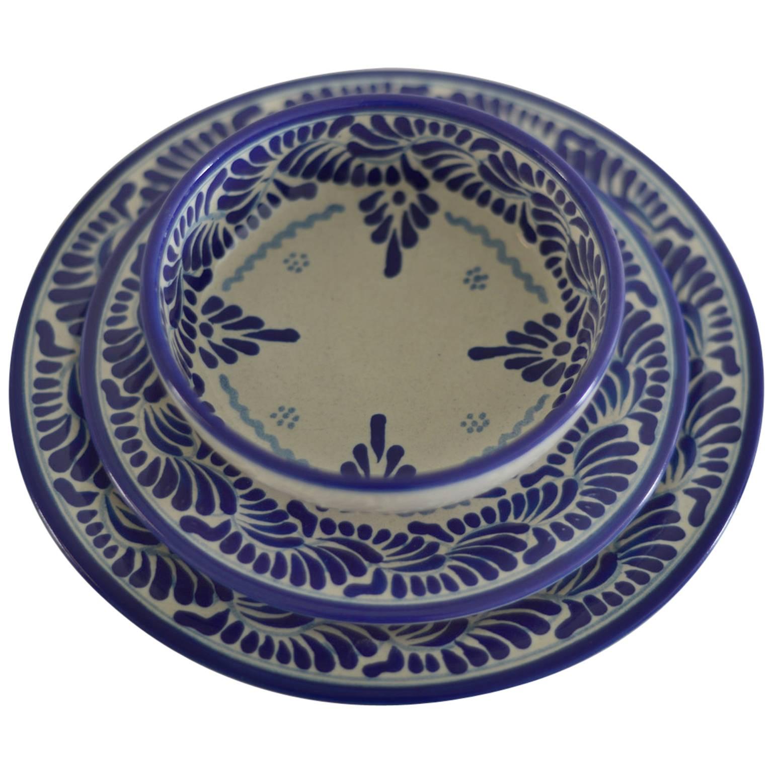 Blue and White Talavera Dinnerware Set Feather Design For Sale