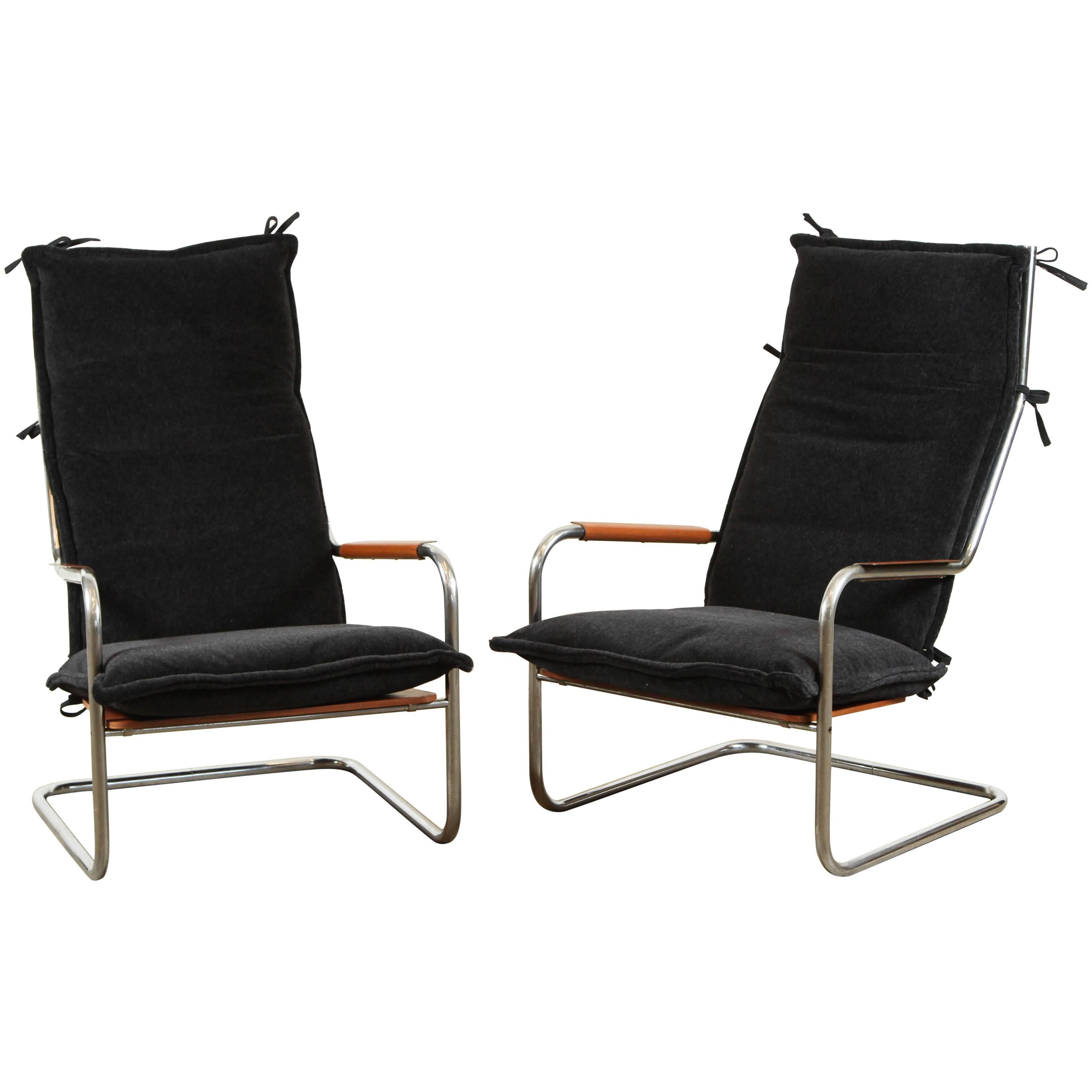 Pair of Alpaca and Chrome Lounge Chairs by Thonet