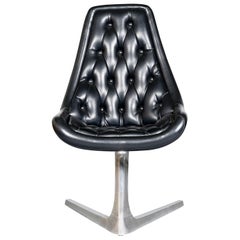Chaise Chromcraft « Sculppta » en aluminium des années 1960, retapissée en cuir noir