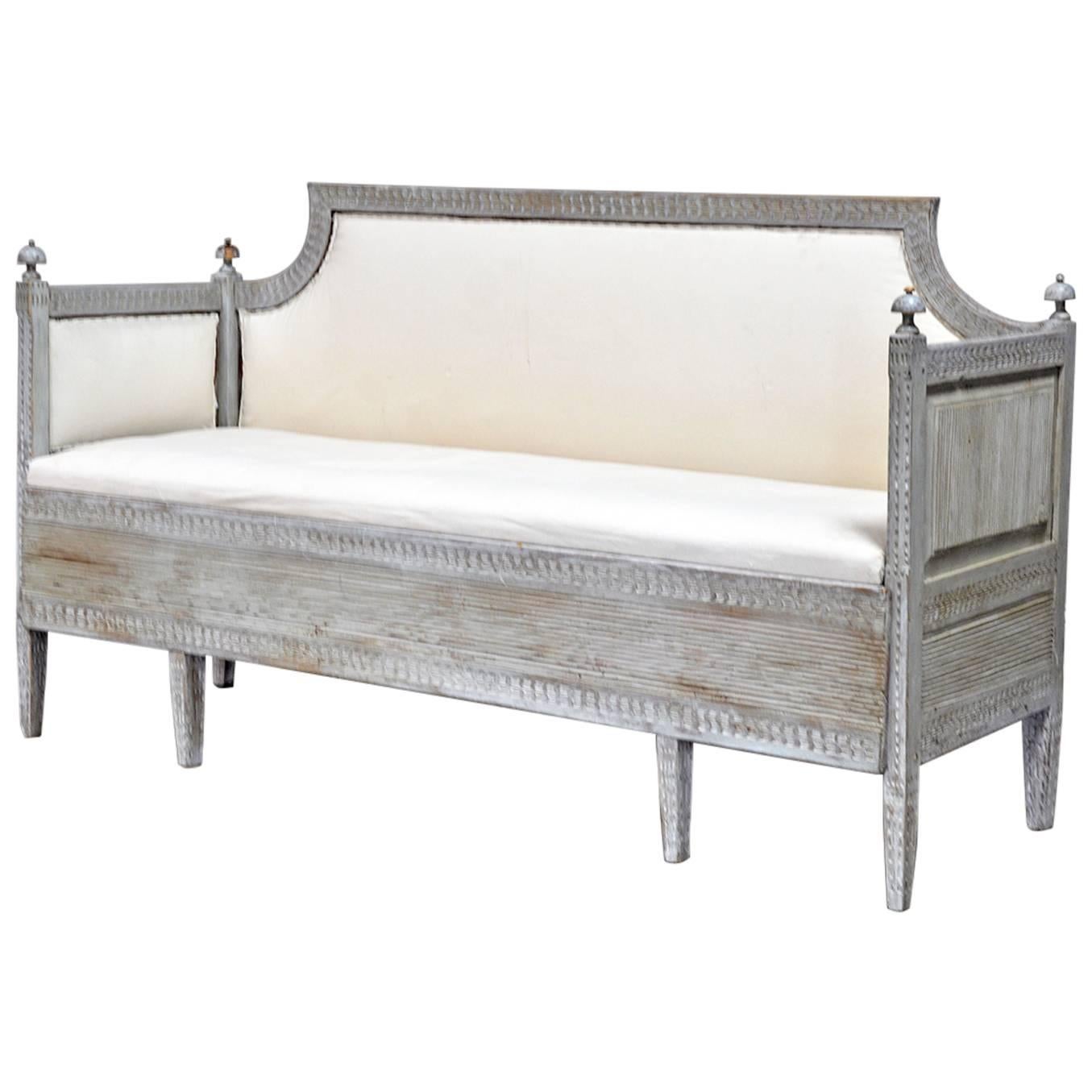 Swedish Daybed with Original and Functioning Trundle