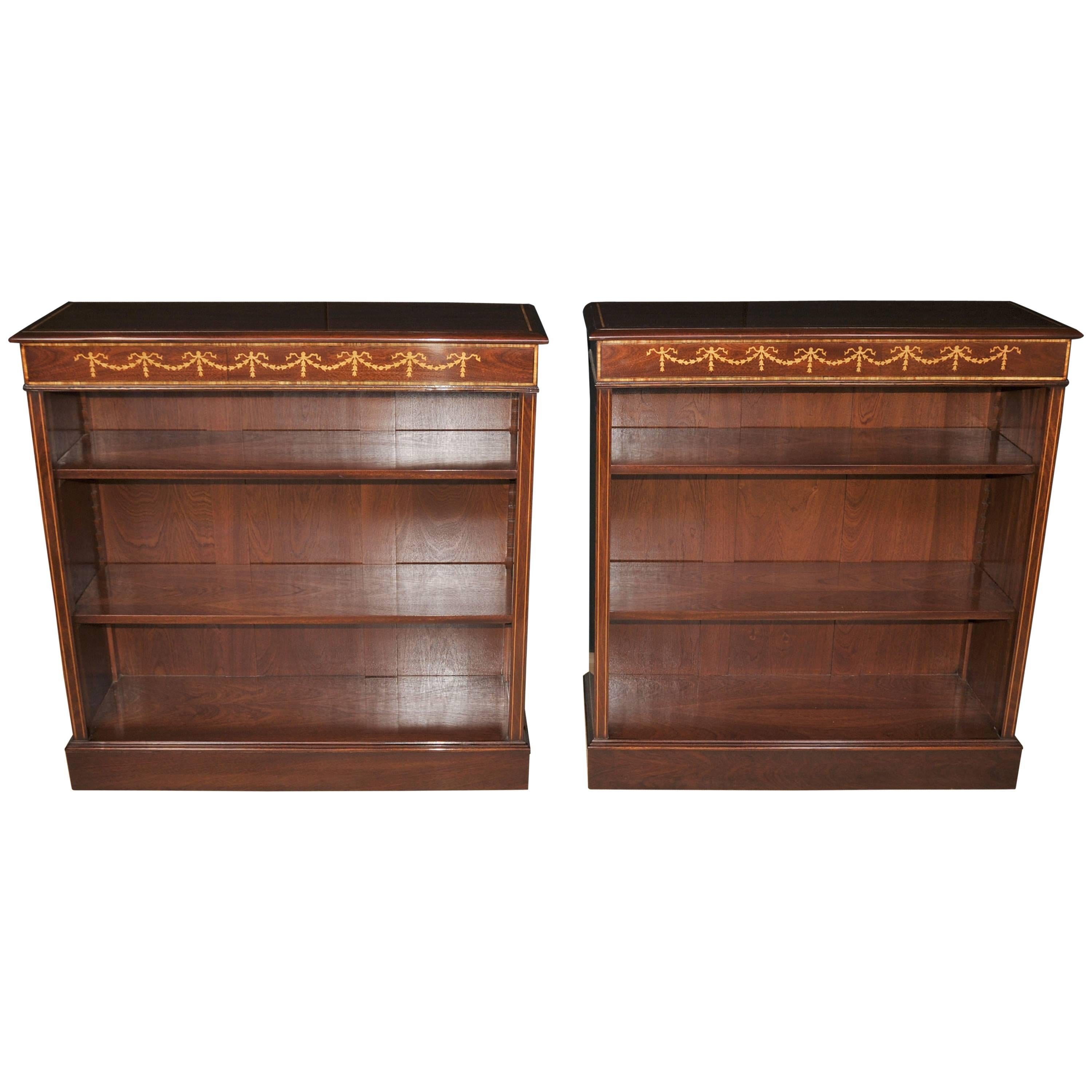 Pair of Open Sheraton Regency style Mahogany Bookcases For Sale